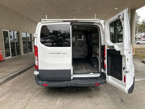 Used 2016 Ford Transit 250 130 Low Roof w/ Exterior Upgrade Package image 28
