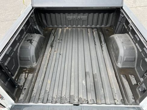 Used 2022 GMC Sierra 1500 SLT AWD/4WD image 32