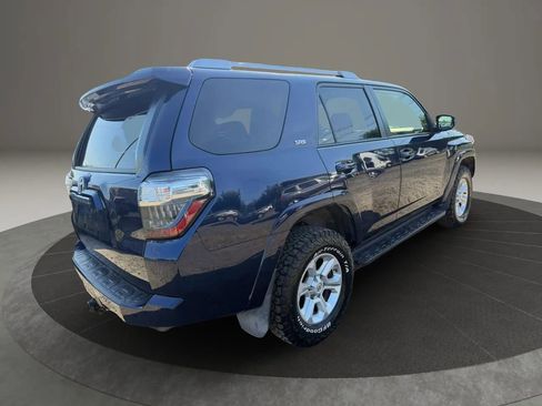 Used 2018 Toyota 4Runner SR5 AWD/4WD image 5