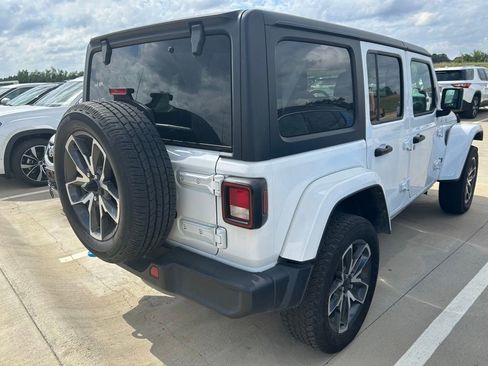 Used 2024 Jeep Wrangler Unlimited AWD/4WD image 5