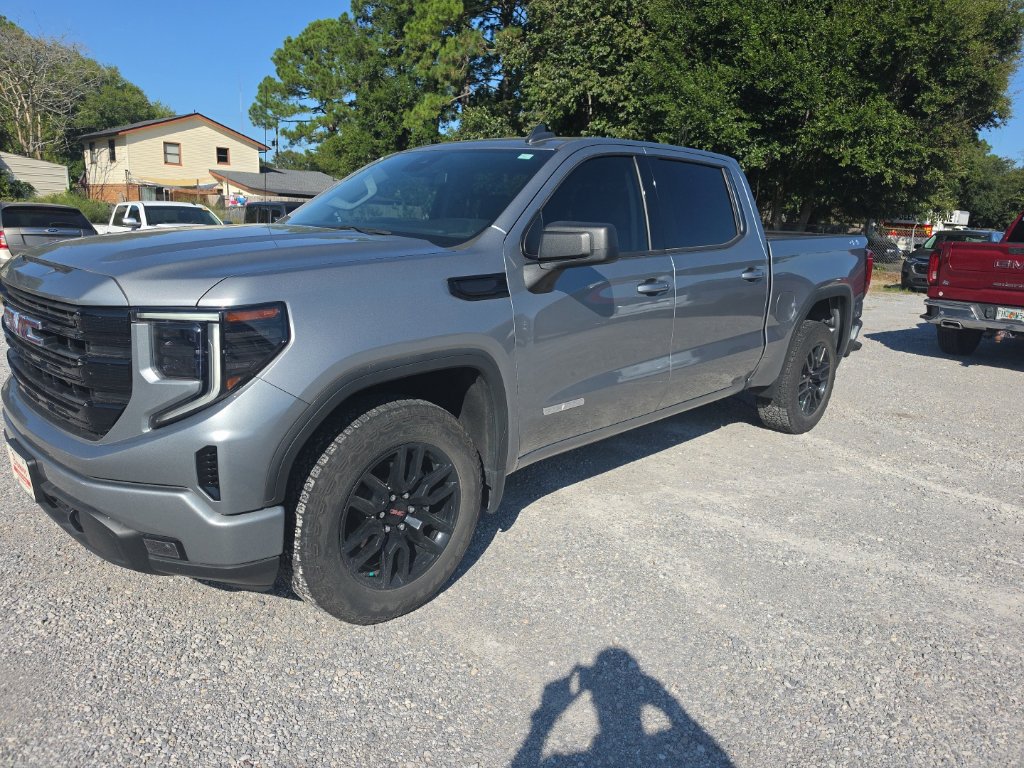 Used 2023 GMC Sierra 1500 Elevation AWD/4WD image 2