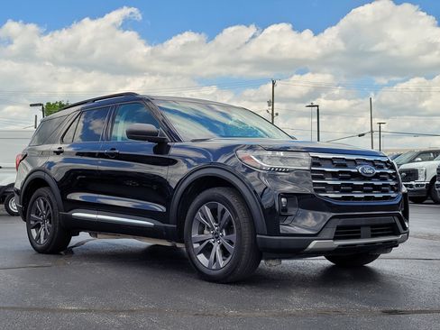 Certified 2025 Ford Explorer Active w/ Active Comfort Package AWD/4WD image 1