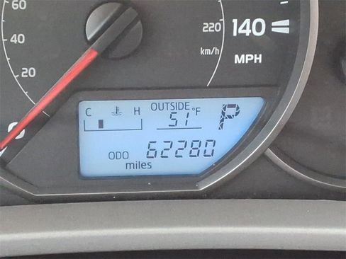 Used 2016 Toyota RAV4 LE image 29