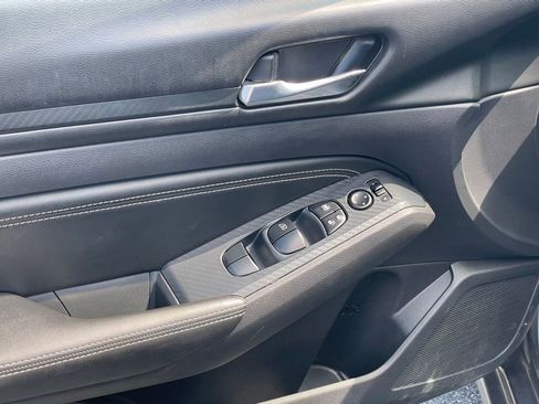 Used 2019 Nissan Altima 2.5 S AWD/4WD image 13