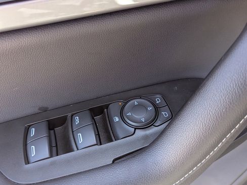 Used 2023 Chevrolet Blazer LT image 13