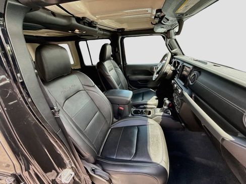 Used 2023 Jeep Wrangler Unlimited Sahara AWD/4WD image 32