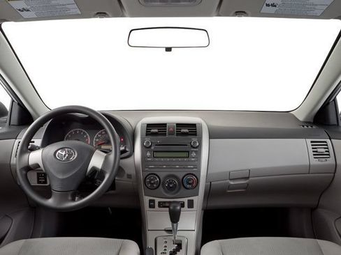 Used 2011 Toyota Corolla LE FWD image 7