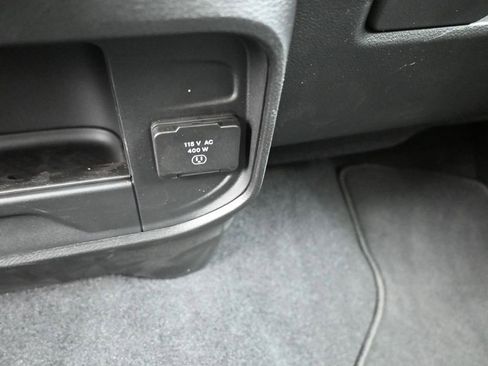 New 2026 RAM 2500 Tradesman AWD/4WD image 9