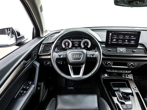 Used 2023 Audi Q5 e Premium Plus w/ Premium Plus Package image 5
