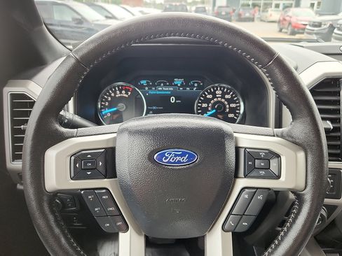 Used 2019 Ford F150 Lariat w/ Equipment Group 502A Luxury AWD/4WD image 17