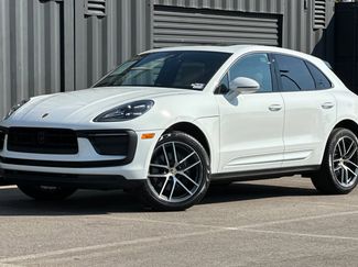 Used 2025 Porsche Macan video 1