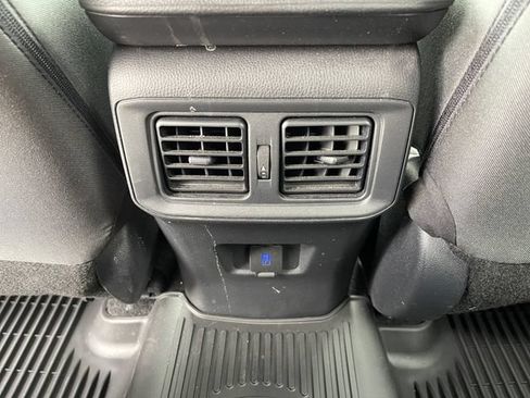Used 2025 Toyota RAV4 LE AWD/4WD image 20