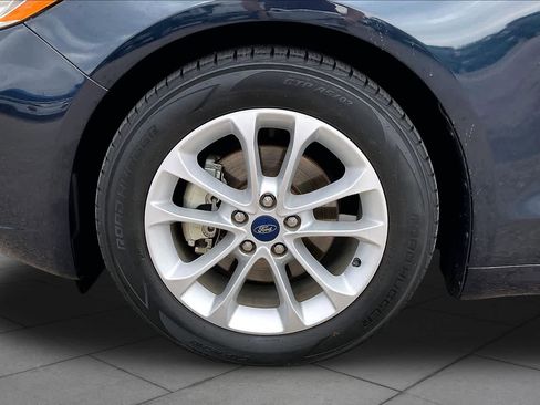 Used 2020 Ford Fusion SE FWD image 11