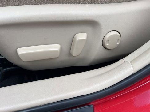 Used 2012 Toyota Camry LE image 24