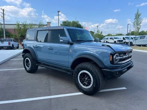 Used 2024 Ford Bronco Outer Banks w/ Sasquatch Package AWD/4WD image 3