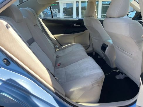 Used 2013 Toyota Camry LE image 28