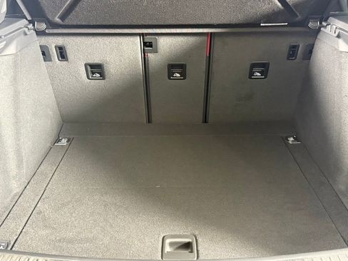 New 2026 Porsche Macan image 18