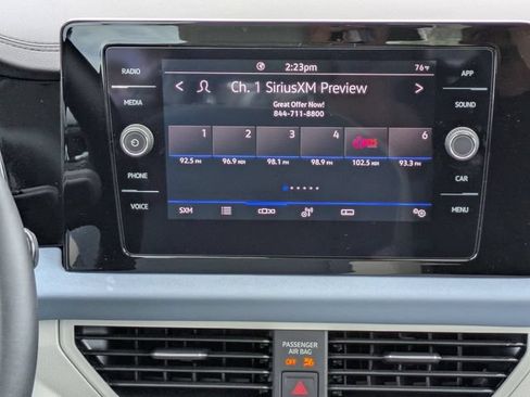 Certified 2025 Volkswagen Jetta SE FWD image 17