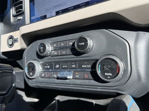 Used 2023 Ford Bronco Wildtrak image 17