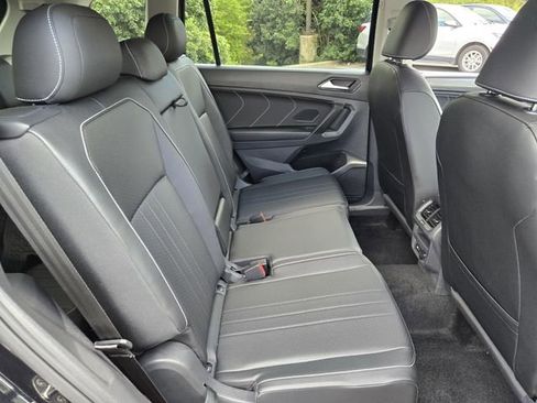 Used 2022 Volkswagen Tiguan SE FWD image 16
