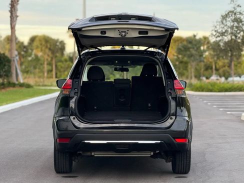 Used 2018 Nissan Rogue SV AWD/4WD image 9