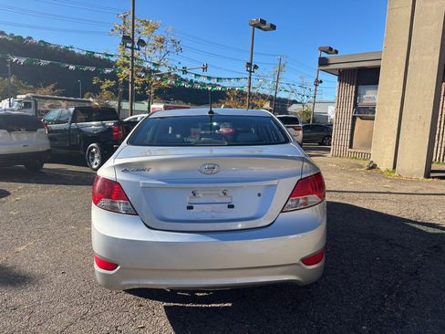 Used 2012 Hyundai Accent GLS w/ Premium Pkg 3 image 5