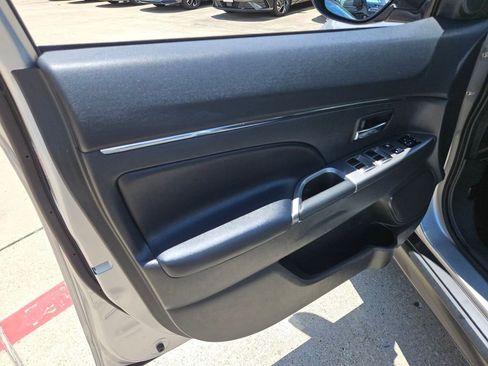 Used 2025 Mitsubishi Outlander Sport SE AWD/4WD image 11