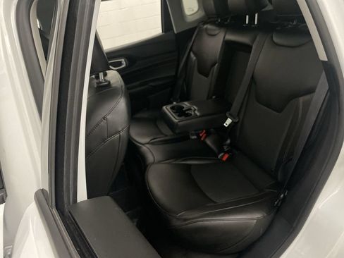 Used 2022 Jeep Compass Trailhawk w/ Sun and Sound Group AWD/4WD image 19