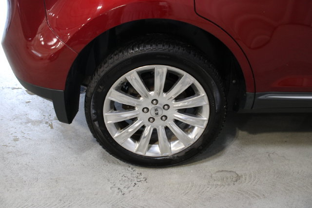 Used 2014 Lincoln MKX AWD w/ Equipment Group 102A image 35