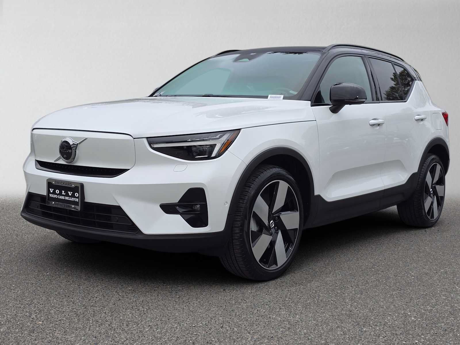 Used 2023 Volvo XC40 Recharge Ultimate AWD/4WD image 8