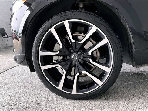 Certified 2024 Volvo XC60 B5 Ultimate w/ Protection Package Premier AWD/4WD image 10