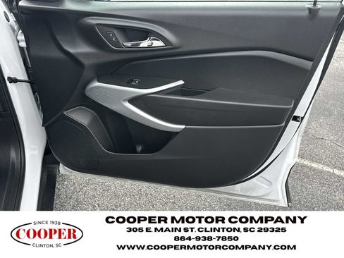 Used 2025 Chevrolet Trax LS FWD image 14