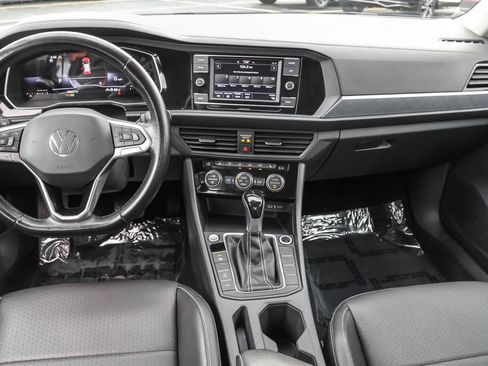 Certified 2023 Volkswagen Jetta SE FWD image 26