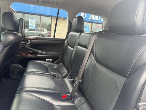 Used 2014 Lexus LX 570 4WD w/ Luxury Package image 24