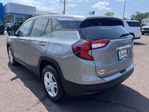 Used 2023 GMC Terrain SLE FWD image 5