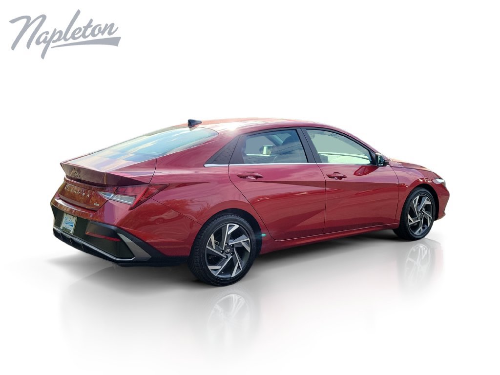 Used 2025 Hyundai Elantra Limited FWD image 6