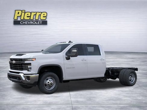 New 2026 Chevrolet Silverado 3500 W/T AWD/4WD image 2