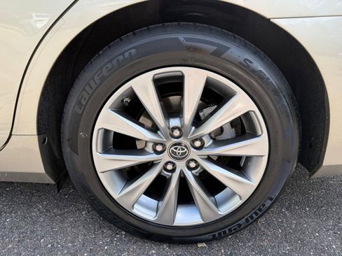 Used 2017 Toyota Camry XLE FWD image 24