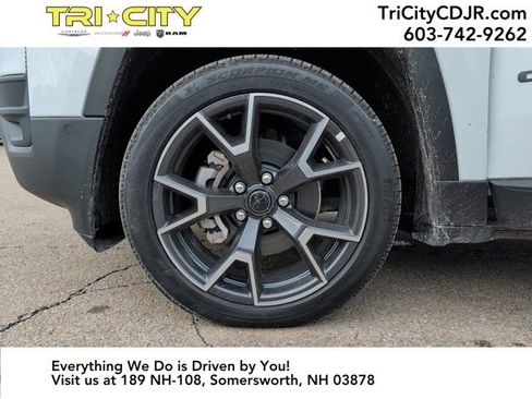 New 2026 Jeep Cherokee Overland w/ Trailer Tow Group image 25