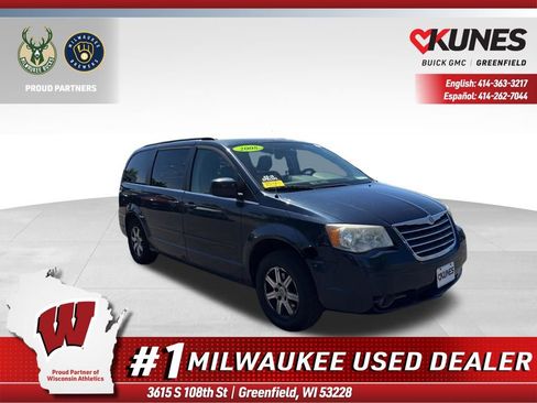 Used 2008 Chrysler Town & Country Touring FWD image 1