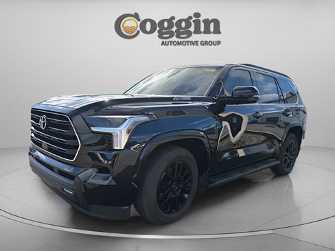 Used 2024 Toyota Sequoia 4WD image 22