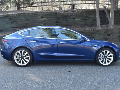 Used 2018 Tesla Model 3 Long Range image 9
