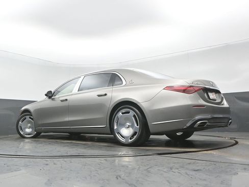 Used 2021 Mercedes-Benz Maybach S 580 4MATIC image 32