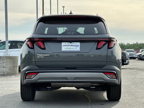 Used 2025 Hyundai Tucson SEL FWD image 5