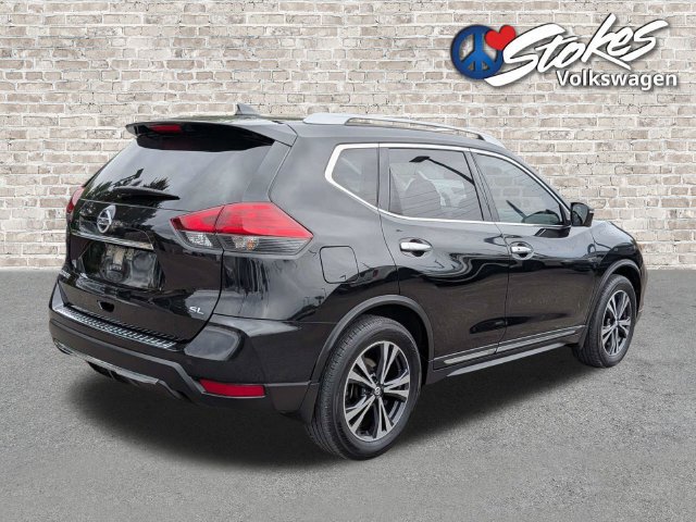Used 2017 Nissan Rogue SL w/ SL Premium Package FWD image 4