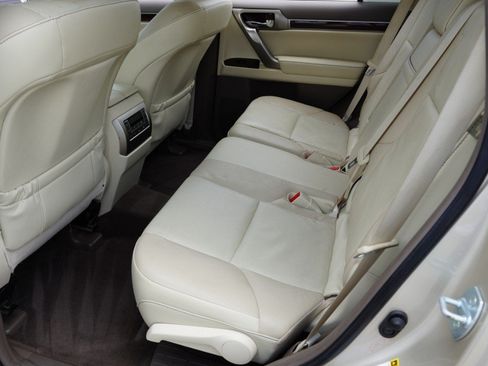 Used 2015 Lexus GX 460 w/ Premium Package AWD/4WD image 32