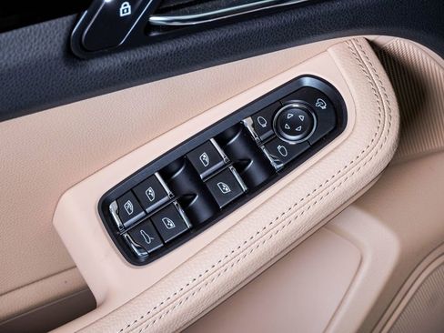 New 2026 Porsche Macan AWD/4WD image 26