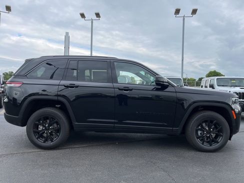 New 2026 Jeep Grand Cherokee Altitude AWD/4WD image 46