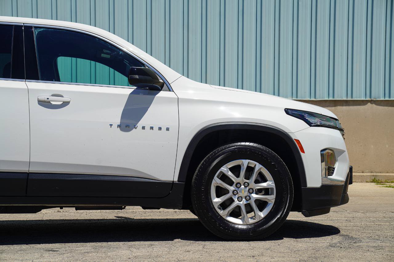 Used 2023 Chevrolet Traverse LS AWD/4WD image 15