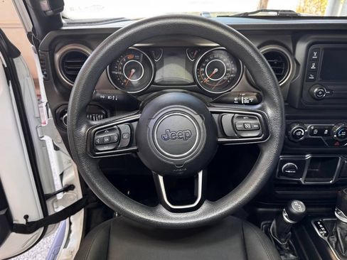 Used 2018 Jeep Wrangler Sport AWD/4WD image 17